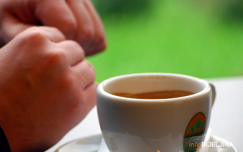 Espreso iz Dervente piju i Italijani