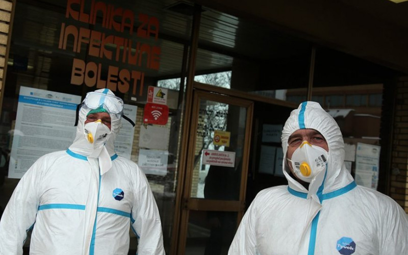 BOLNICE U SRPSKOJ SVE PUNIJE Na respiratorima 26 pacijenata, u UKC 23 životno ugrožena