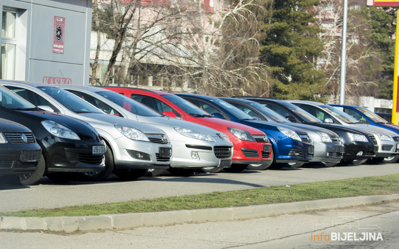 Bogate zemlje se rješavaju starih automobila, a najbolje mušterije su zemlje u razvoju