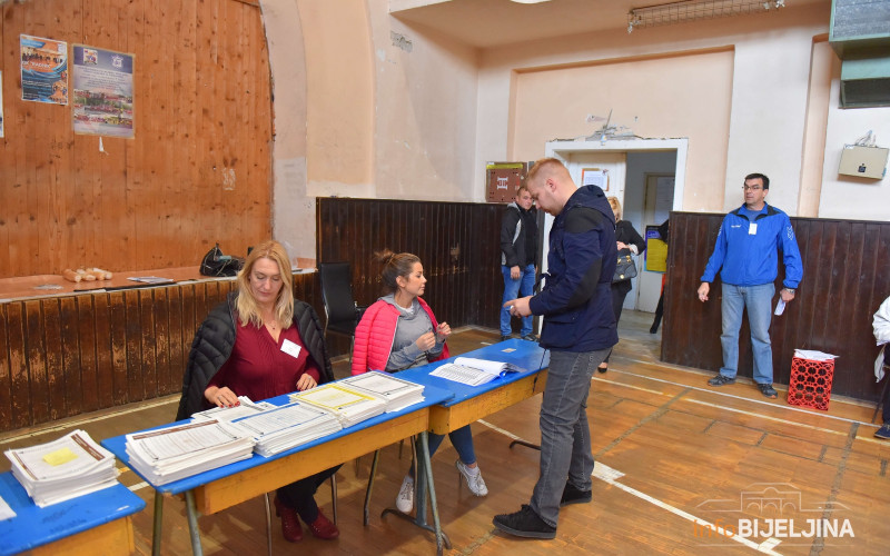 Kandidati odustaju od članstva u biračkim odborima