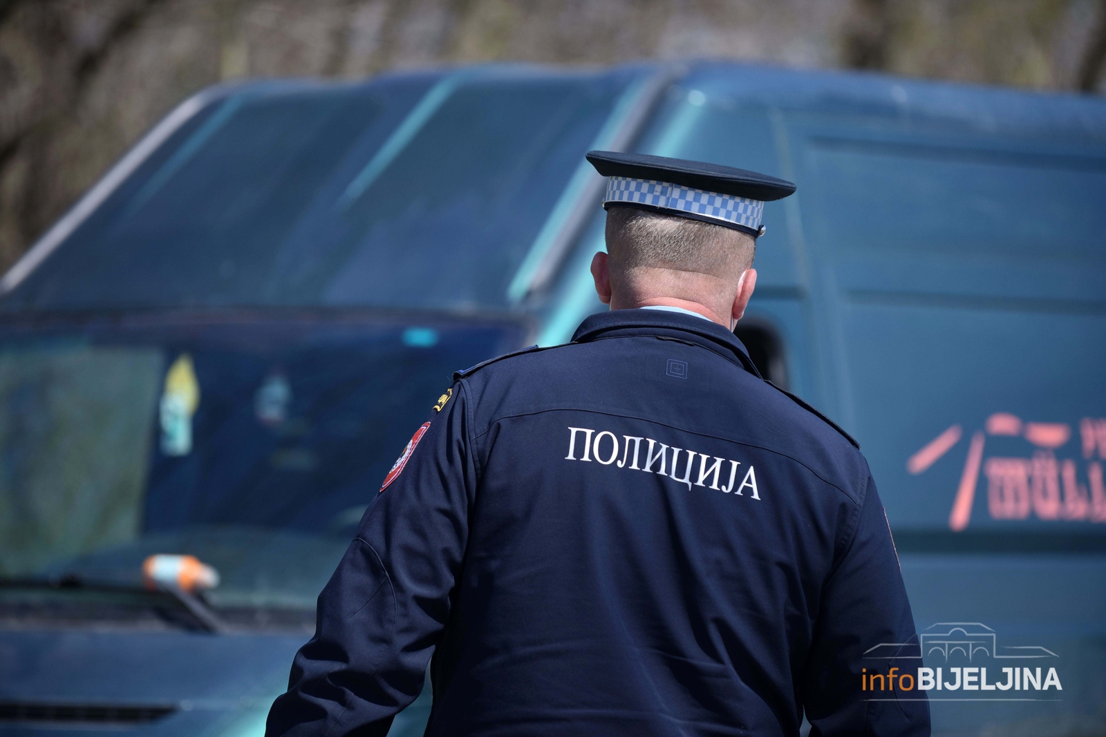 Četiri policajca uhapšena zbog napada na maloljetnika u Osmacima