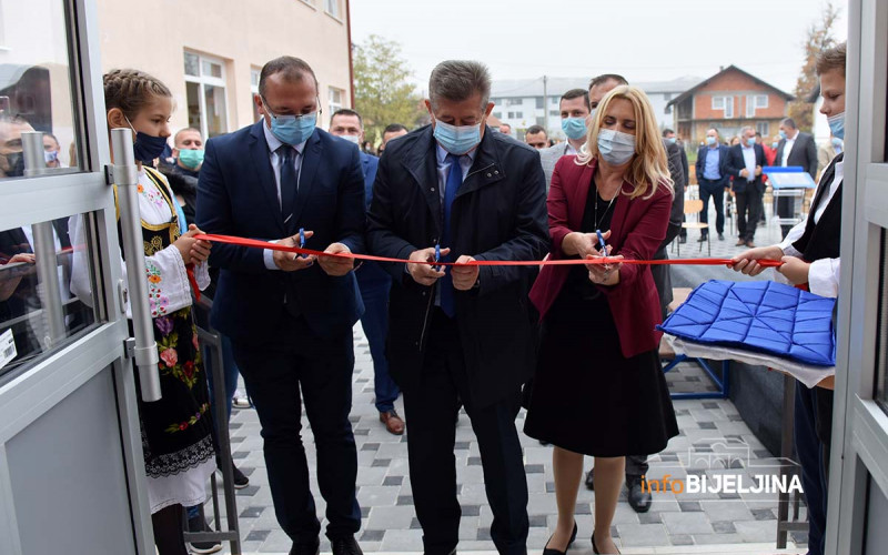 Bijeljina: Cvijanović i Mićić svečano otvorili vrtić i školsku fiskulturnu salu