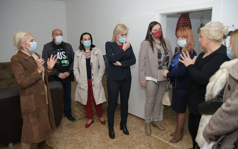 Žene SNSD-a položile još jedan ispit humanosti (FOTO)