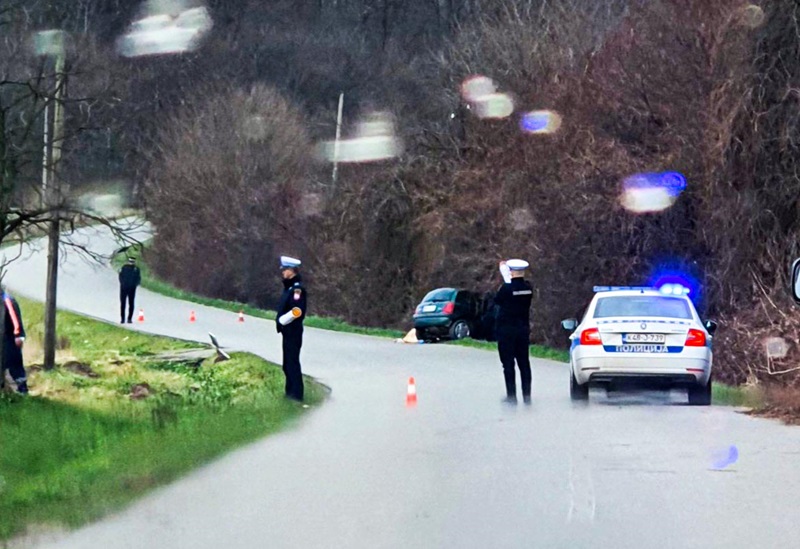 Bijeljina: Vozač poginuo pri slijetanju vozila u Suvom Polju