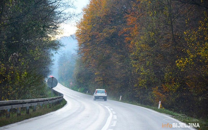 Klizavi kolovozi i magla mjestimično