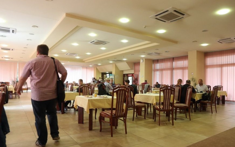 Konobar iz Narodne skupštine osvojio više glasova od potpredsjednika parlamenta