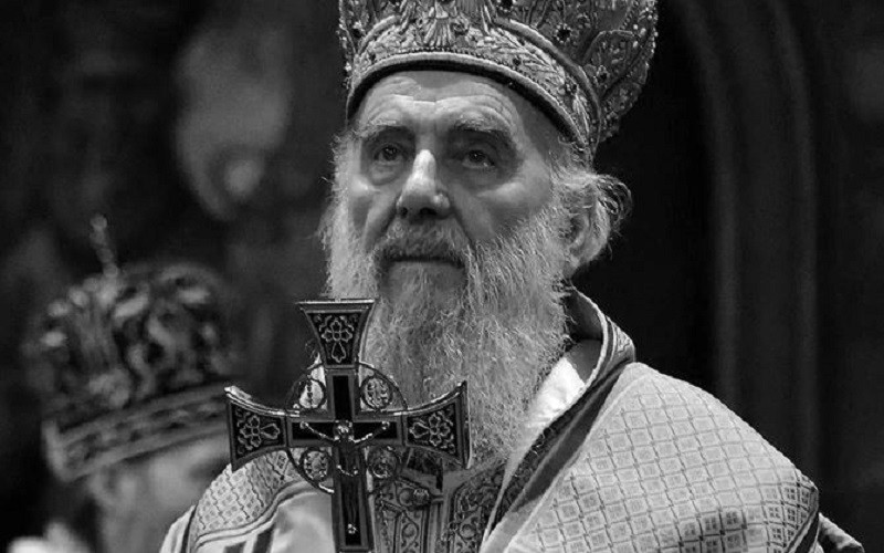 U SKLADU SA EPIDEMIOLOŠKIM MJERAMA Vjernici neće moći da cjelivaju patrijarha, ni kovčeg