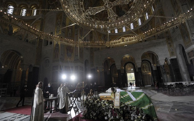 Pomen patrijarhu u Hramu na Vračaru tokom cijelog dana i noći