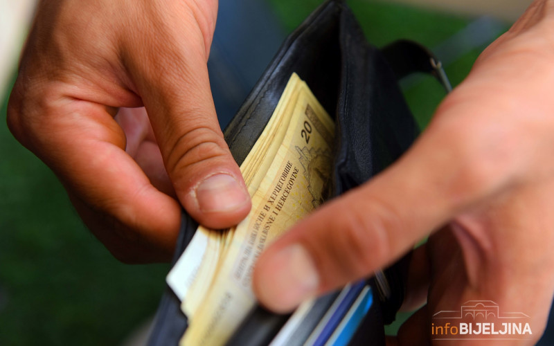 Prosječna oktobarska plata 964 KM