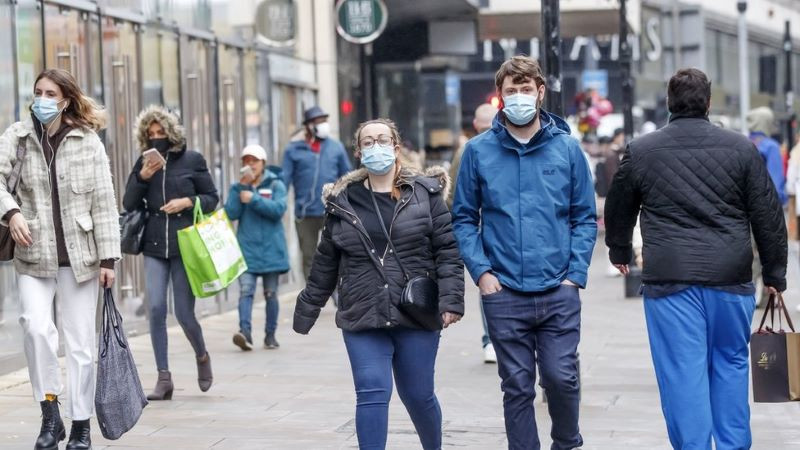 U SRBIJI SE ZA VIKEND SVE ZATVARA: Kafići, tržni centri i frizerski saloni neće raditi od petka do ponedjeljka