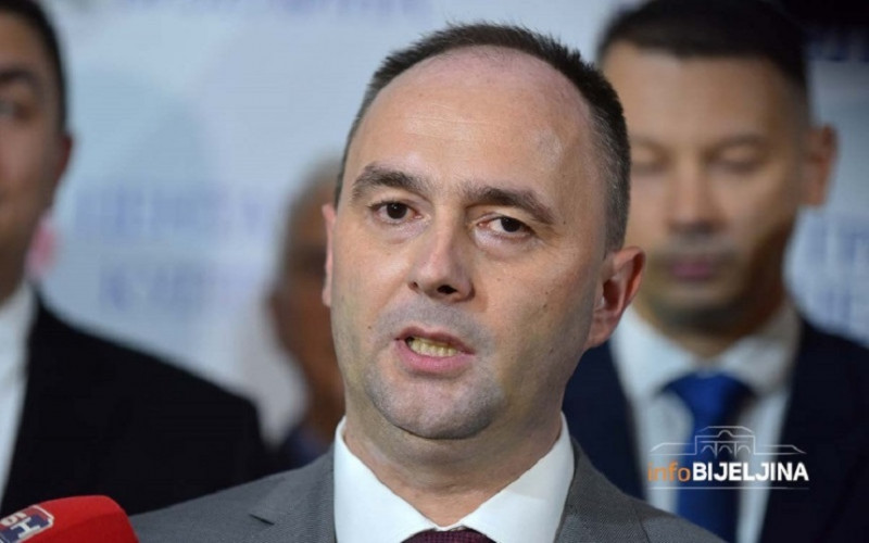 Nakon Cvijetinovića DNS napušta i većina rukovodstva GO u Bijeljini