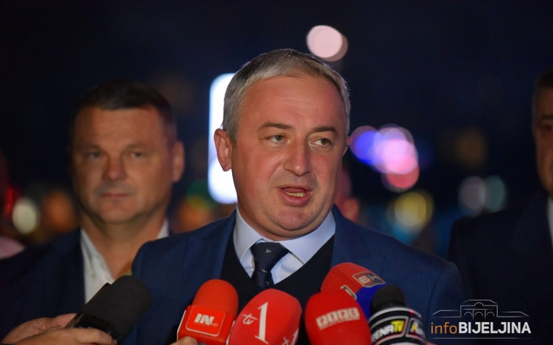 Borenović: Smanjiti stopu PDV za ugostiteljstvo, turizam i putnički saobraćaj