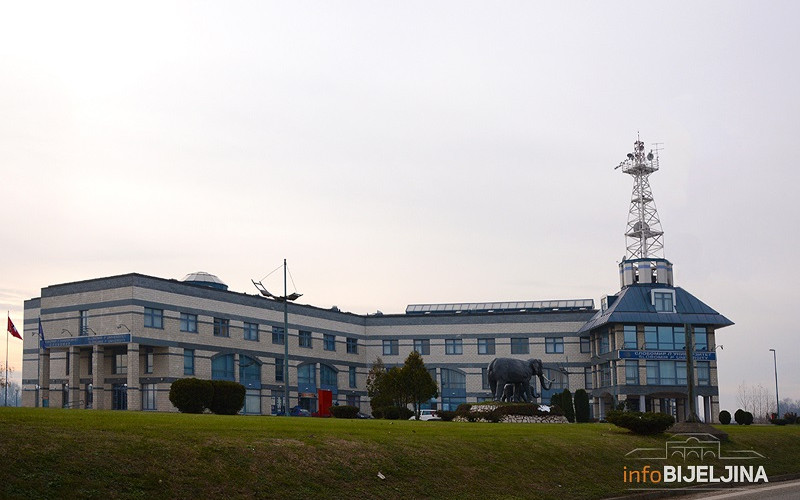 PROFESORI “HVATAJU” NOVE STUDENTE! Problemi na prvom privatnom univerzitetu RS, na odjeljenjima u Bijeljini i Doboju