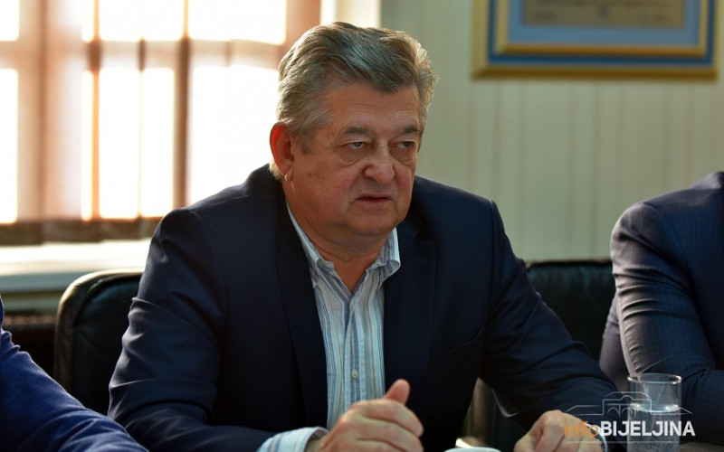 Zdravstveno stanje Miće Mićića veoma teško