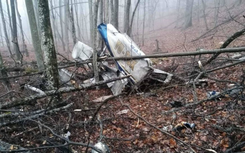 Prve fotografije palog aviona pokazuju SAV UŽAS NESREĆE na Kozari, poznat identitet nastradalih