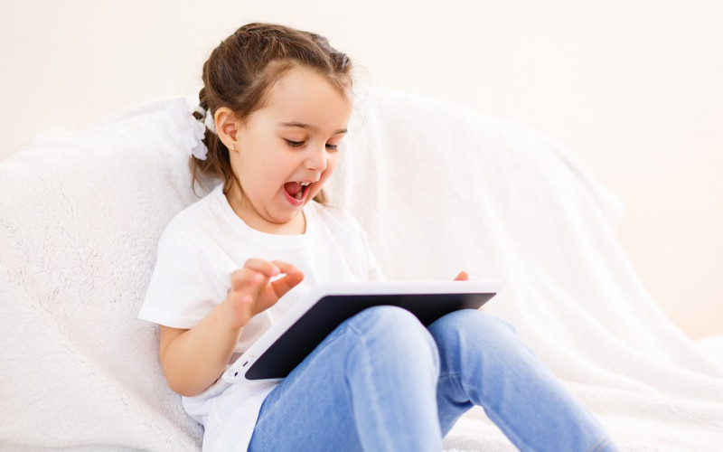 VAŽNE SMJERNICE Za bolju bezbjednost djece na internetu