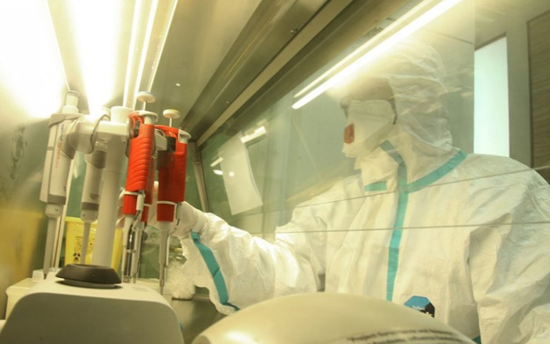 DRUGAČIJE REAGUJE NA VAKCINU Stručnjaci SZO u kontaktu sa Londonom zbog pojave NOVOG SOJA virusa korona