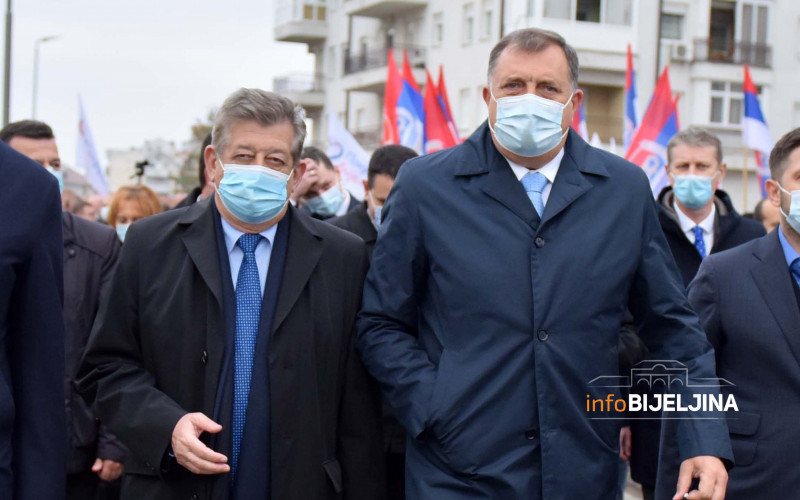 DODIK UPUTIO SAUČEŠĆE PORODICI “Mićo Mićić je bio veliki patriota koji je obilježio razvoj Bijeljine”