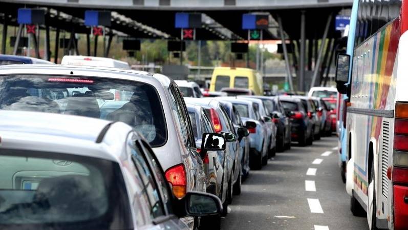 Pojačan saobraćaj na pet graničnih prelaza