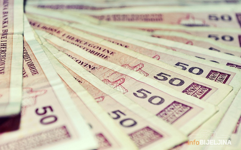 Do 30 odsto većim platama pokušavaju da zadrže informatičare