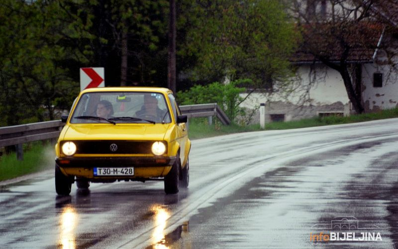 Oprez zbog vlažnih kolovoza, poledice i magle