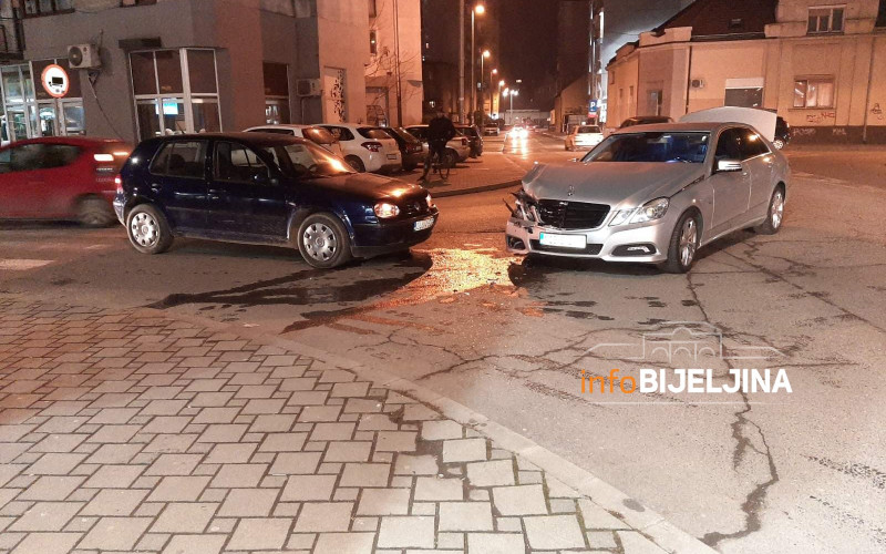 Nezgoda u centru Bijeljine, saobraćaj usporen (FOTO)