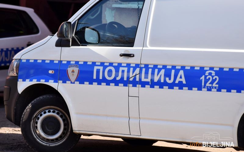 Dan žalosti u Kostajnici, danas obdukcija tijela dvoje mladih