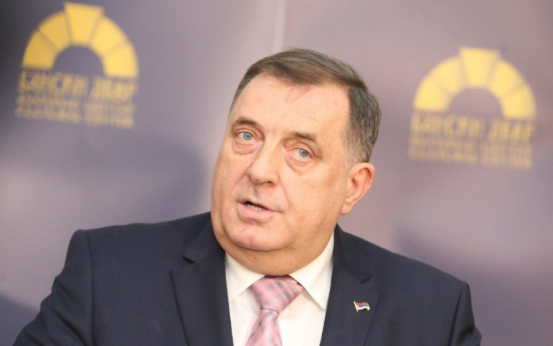 Dodik: SNSD kreće u reviziju članstva