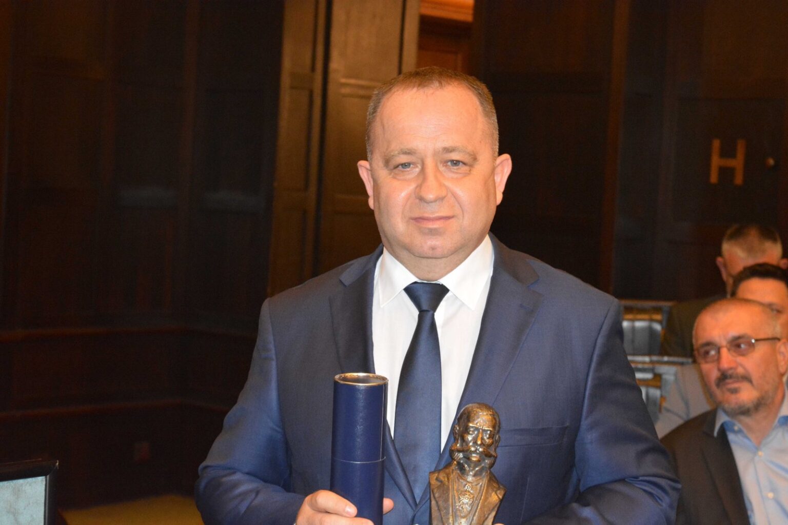 Zlatko Maksimović nagrađen za liderstvo u zdravstvu Republike Srpske