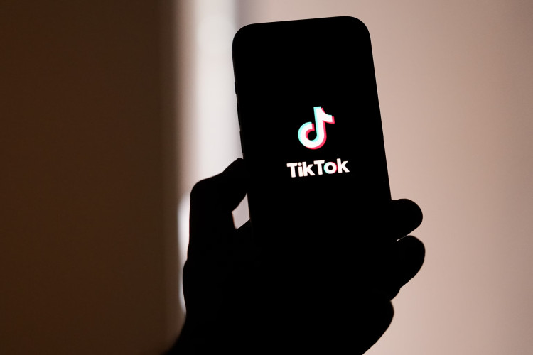 TikTok PRESTAO SA RADOM u SAD: Nestao iz Epl i Gugl prodavnica