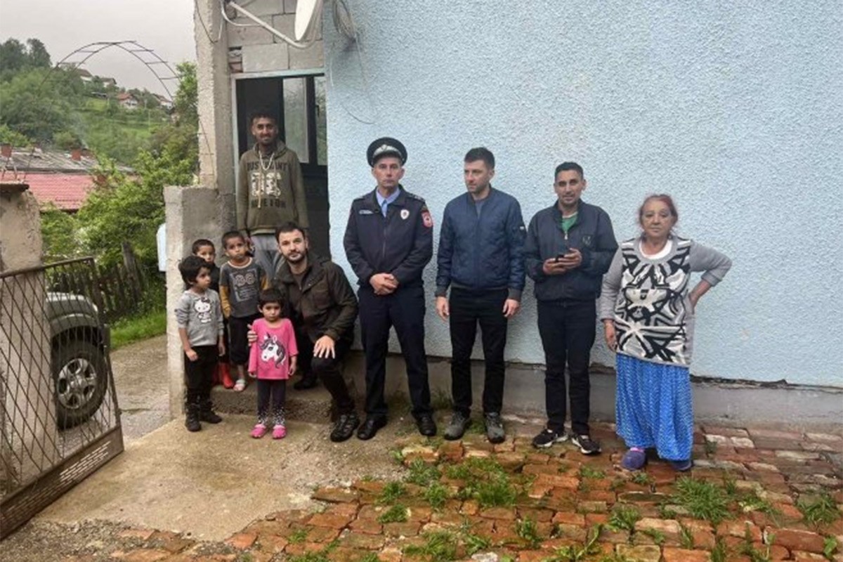 Evakuisana devetočlana porodica iz Ljubije