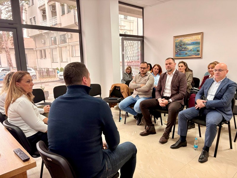 U Savjetovalištu u Bijeljini održali sastanak sa direktorima osnovnih škola: Akcenat na potrebama djece