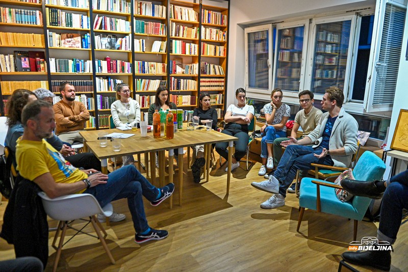 U toku pripreme za jubilarni 25. Svetosavski bal u Beču (FOTO)