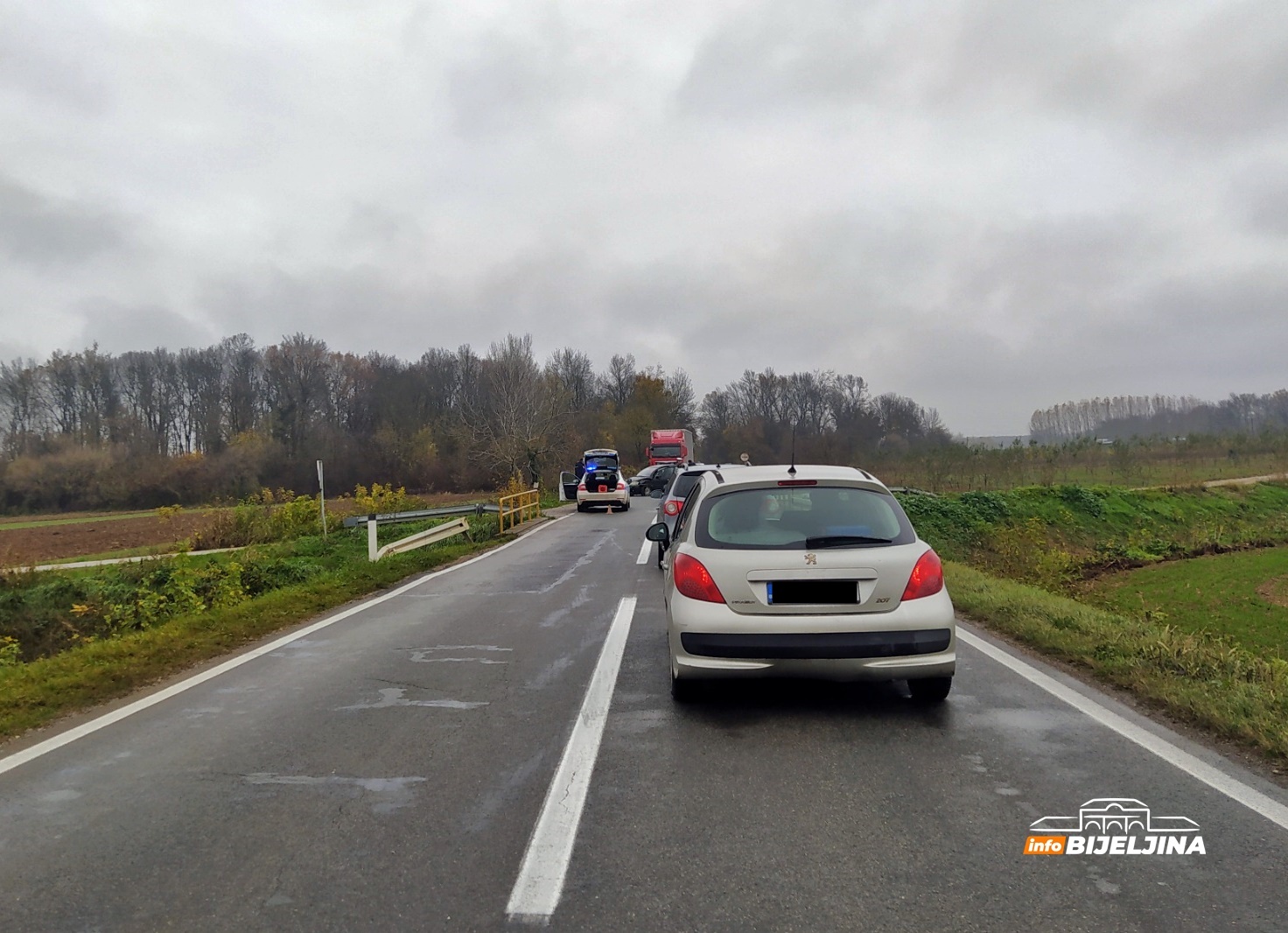 Nezgoda na putu Bijeljina - Rača, saobraćaj se preusmjerava alternativnim pravcem (FOTO)