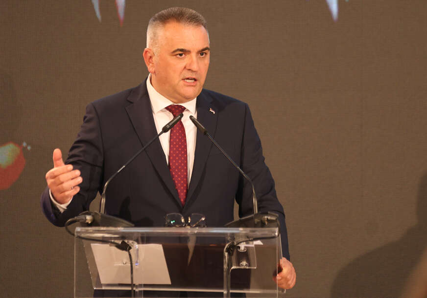 Minić nakon sastanka sa Macutom poručio da Dan srpskog jedinstva nije samo datum u kalendaru