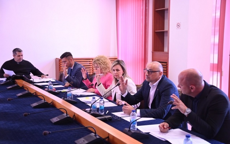 Sve bilo unaprijed odlučeno? Kontroverzno bodovanje otkriva kako su izabrani revizori RS /FOTO/