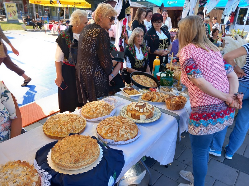 Počela prva manifestacija „Tkanica od zlata, igre i zanata“, cilj očuvanje tradicije i kulture (FOTO)