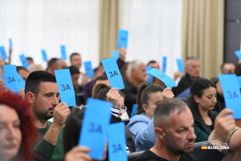 Čedomir Stojanović novi predsjednik Gradskog odbora DEMOS-a Bijeljina (FOTO)