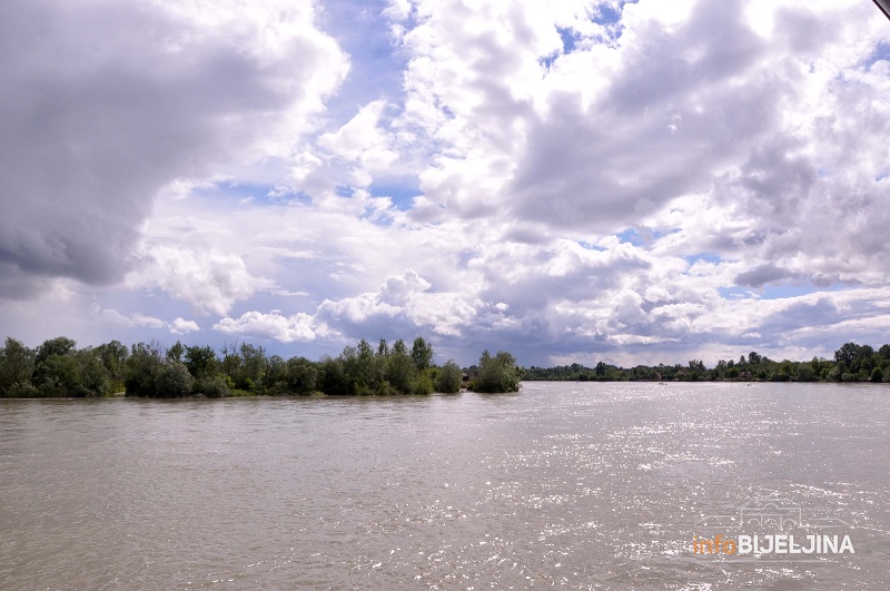 Iz Drine izvučeno tijelo utopljenika, sumnja se da je riječ o migrantu