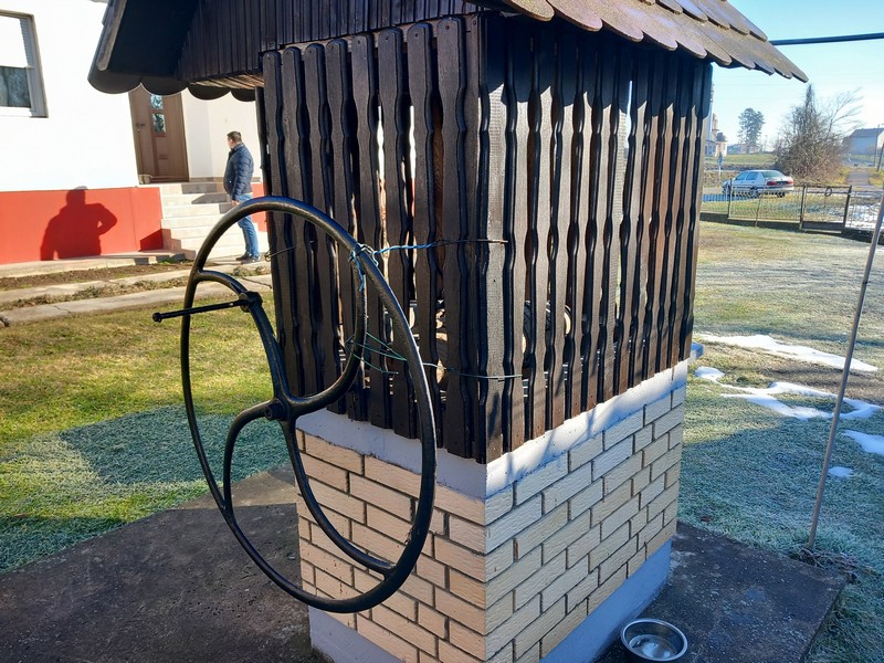 Bijeljina: Hase još čekaju gradsku vodovodnu mrežu, koriste bunare (FOTO)