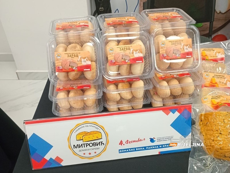 Zdenka iz Lopara mjesečno proizvede do 300 kg sira: Potražnja ogromna, kupuju restorani, trgovački lanci, dijaspora... (FOTO)