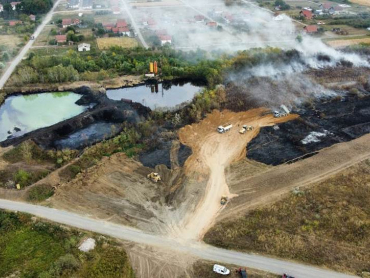 Stručnjaci uzimaju uzorke iz gudronske jame kod Modriče