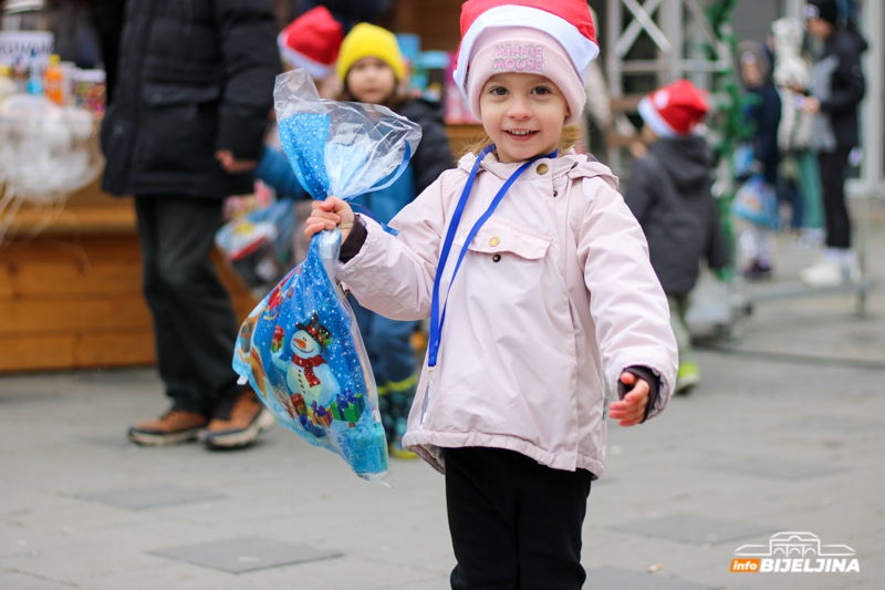 Bijeljina: Održana Trka malih Deda Mrazeva (FOTO)