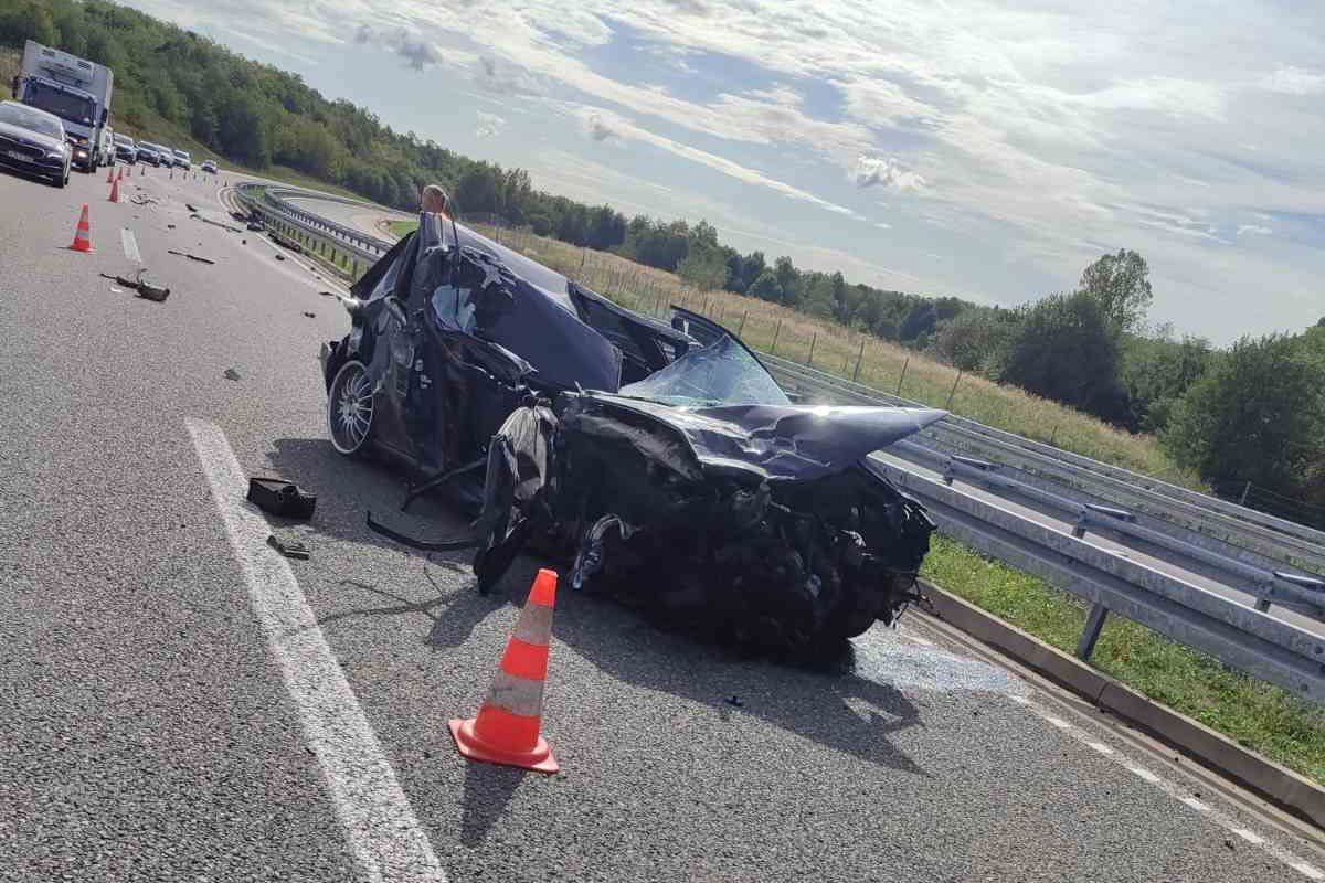Stravičan udes na auto-putu 