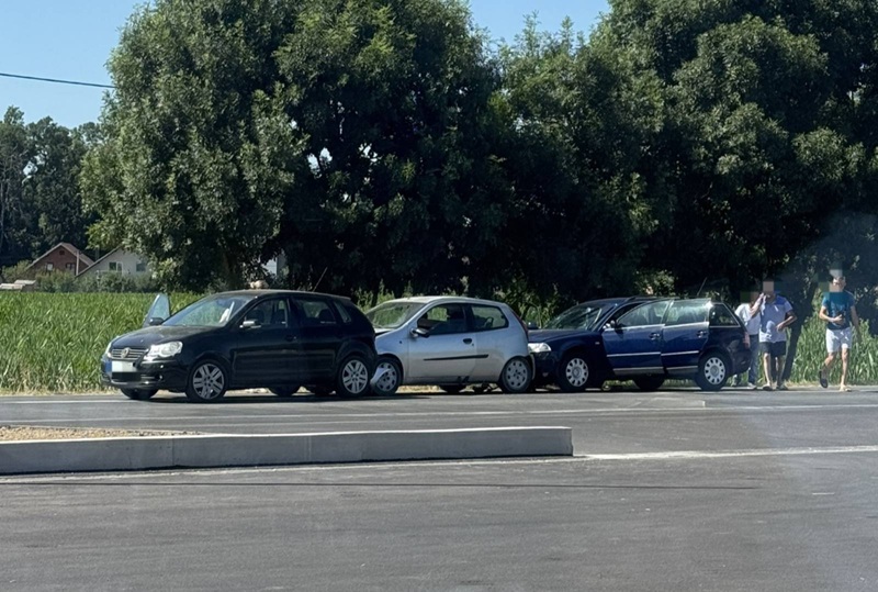 Sudar tri vozila kod Bijeljine, usporen saobraćaj 