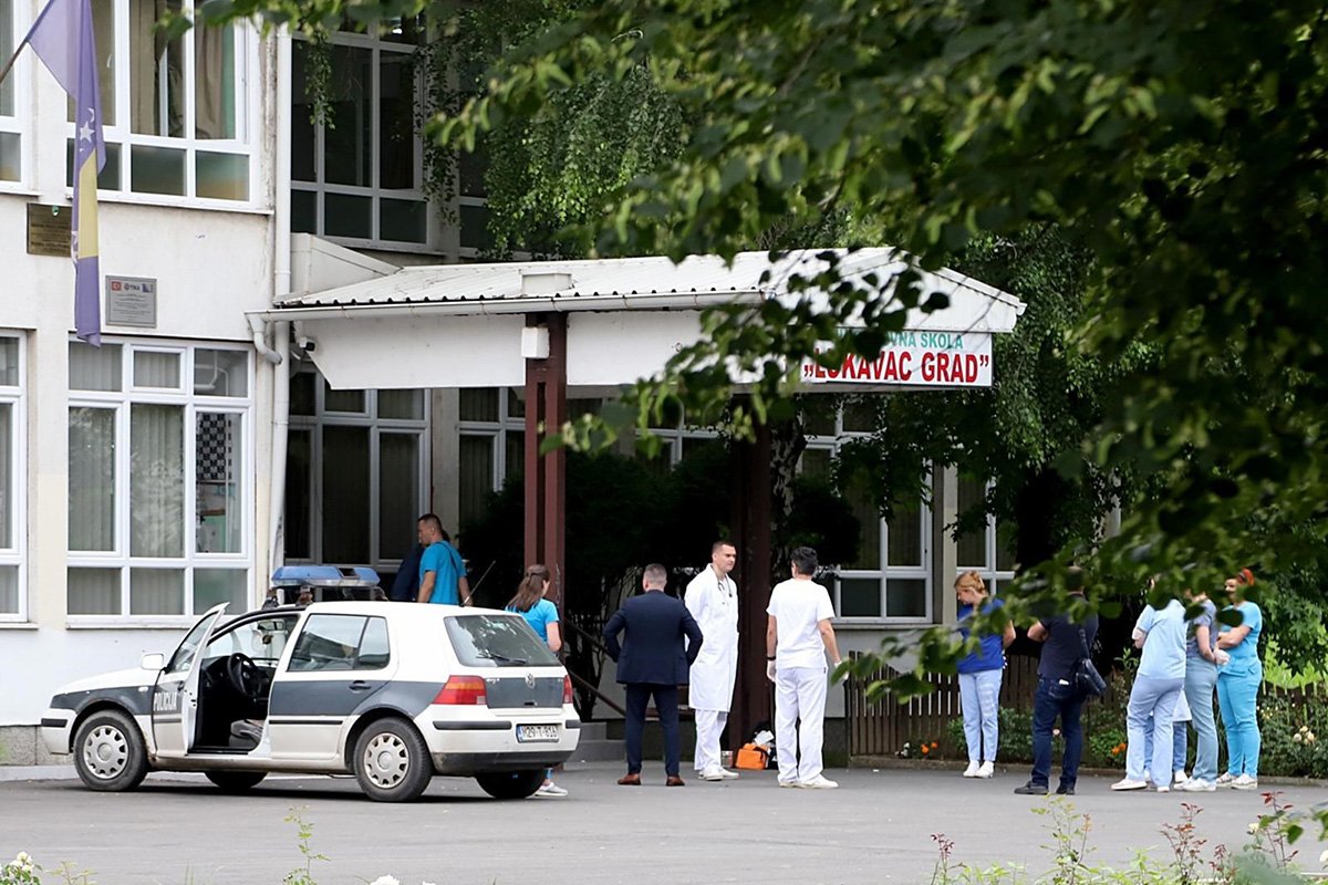 Hitan sastanak zbog pucnjave u Lukavcu: Protiv oružja će se boriti udžbenicima