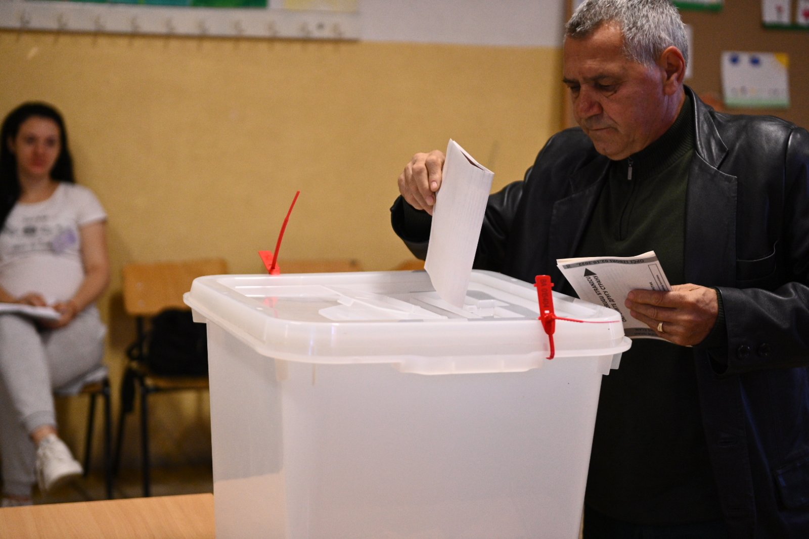 Glasanje na vrijeme počelo i u Loparama