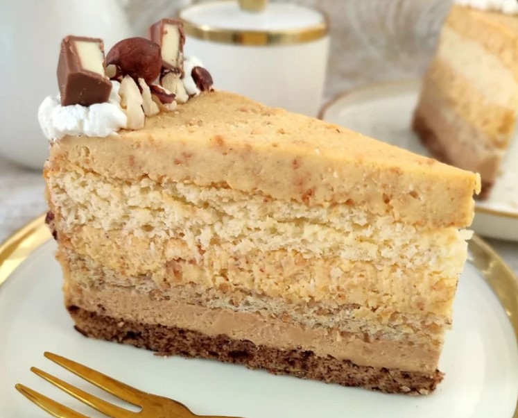 LJEŠNIK TORTA SA MLIJEČNIM FILOM Starinski ukus koji se pamti