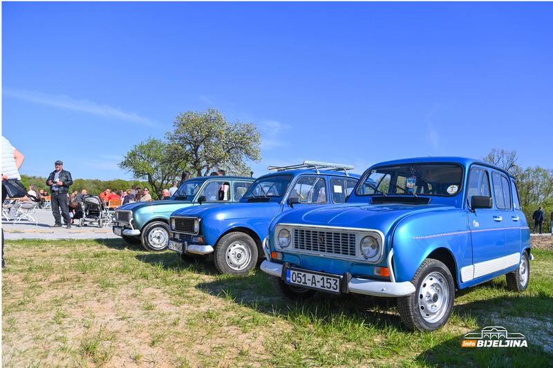 Atrakcija u Bijeljini: U subotu smotra renoa četvorki (FOTO)