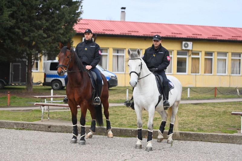 Bijeljina: Ogromno interesovanje mladih da se školuju za policajce (FOTO)